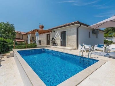 /international/hr/novigrad-istria-county-310100362945/
