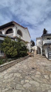/international/hr/vodice-sibenska-ulica-310106689735/