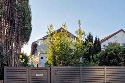/international/hr/zadar-zadar-county-310108674622/