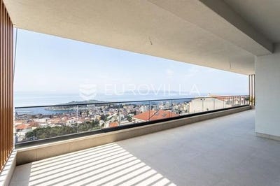 /international/hr/makarska-split-dalmatia-county-120094738635/