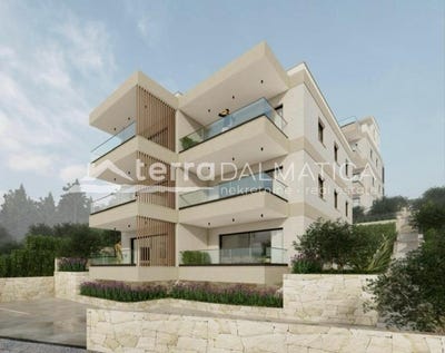 /international/hr/iovo-split-dalmatia-county-310108954044/