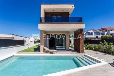 /international/hr/vodice-sibenska-ulica-310107374744/