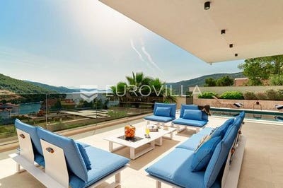 /international/hr/marina-split-dalmatia-county-120087901299/