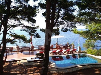 /international/hr/hvar-split-dalmatia-county-120091815895/