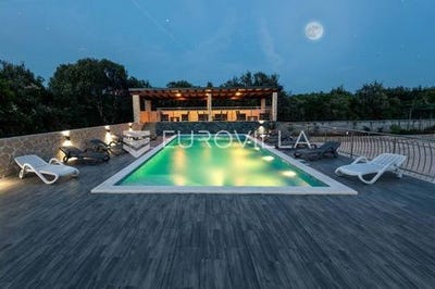 /international/hr/marina-split-dalmatia-county-120082140297/