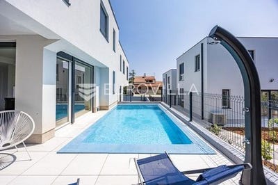 /international/hr/pula-istria-county-310108216367/