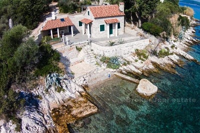 /international/hr/hvar-split-dalmatia-county-310107219431/