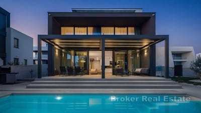 /international/hr/petrcane-zadar-county-310107219279/