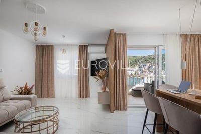 /international/hr/marina-split-dalmatia-county-120098233555/