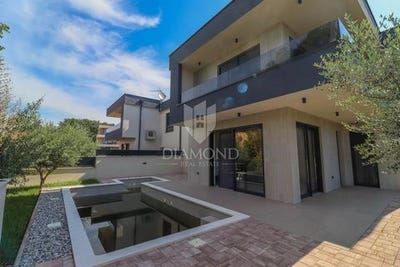 /international/hr/medulin-istria-county-310108942036/