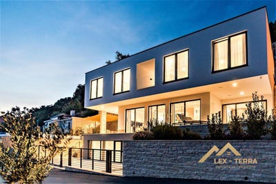 /international/hr/omis-split-dalmatia-county-310096884554/
