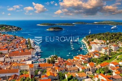 /international/hr/hvar-split-dalmatia-county-120090228257/