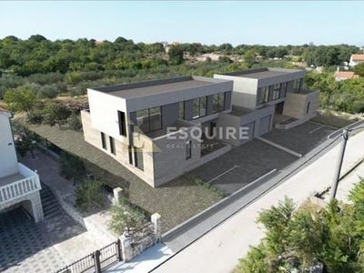 /international/hr/novigrad-istria-county-310106267752/