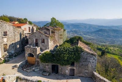 /international/hr/pican-istria-county-120094739505/
