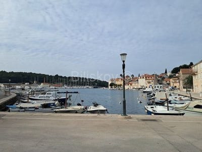 /international/hr/brac-split-dalmatia-county-120097717471/