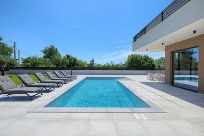 /international/hr/pula-istria-county-310107332319/