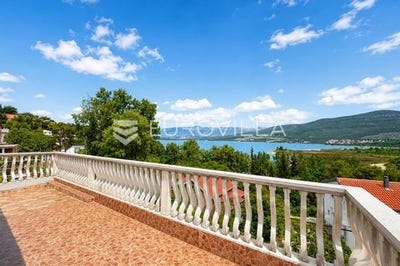 /international/hr/zadar-zadar-county-310107947956/