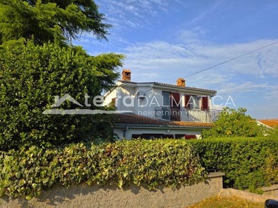 /international/hr/murter-murter-sibenska-ulica-310107291707/