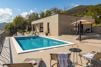 /international/hr/opatija-zagreb-county-310107218784/