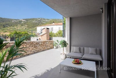 /international/hr/vis-split-dalmatia-county-310107218632/