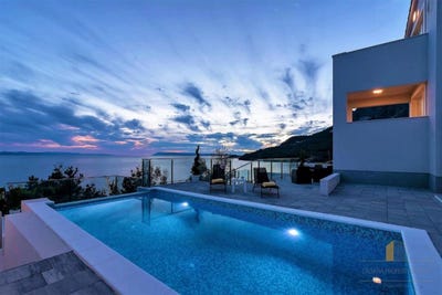 /international/hr/drasnice-split-dalmatia-county-310097769777/