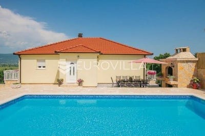 /international/hr/imotski-split-dalmatia-county-120092385936/