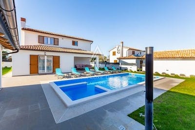 /international/hr/liznjan-istria-county-310100364069/