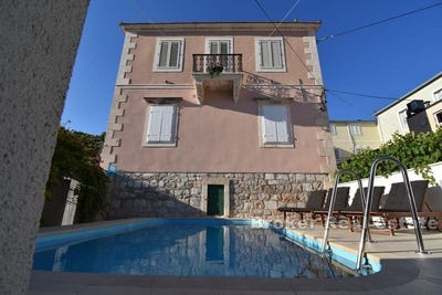 /international/hr/hvar-split-dalmatia-county-310107218274/