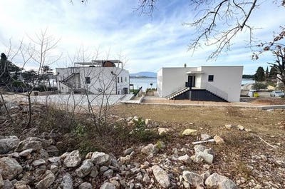 /international/hr/omis-split-dalmatia-county-310102398944/