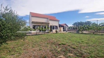 /international/hr/konjevrate-konjevrate-sibenska-ulica-120092065630/