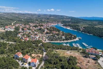 /international/hr/brac-split-dalmatia-county-120097557707/