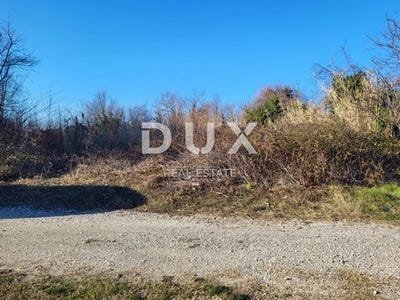 /international/hr/buzet-istria-county-120097796622/