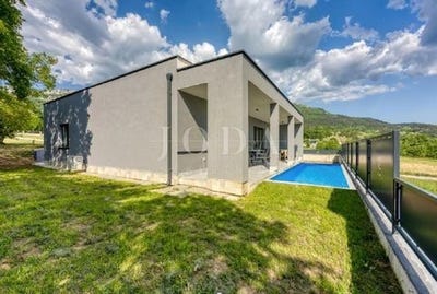 /international/hr/buzet-istria-county-310108779369/