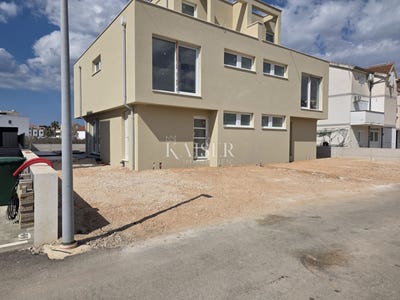 /international/hr/privlaka-zadar-county-310108373501/