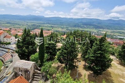 /international/hr/imotski-split-dalmatia-county-310106578639/