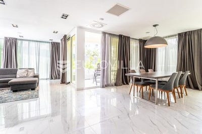 /international/hr/hvar-split-dalmatia-county-120092196867/