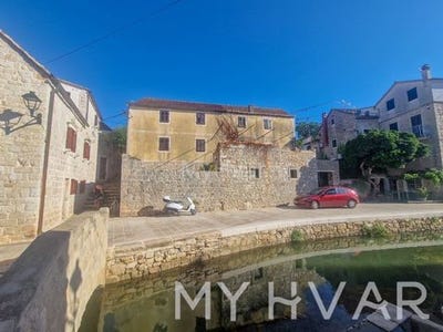 /international/hr/stari-grad-split-dalmatia-county-310101385178/