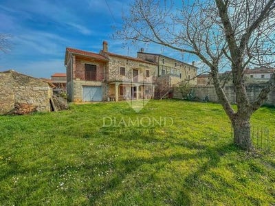 /international/hr/novigrad-istria-county-310107332534/