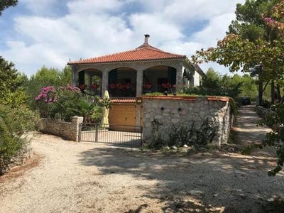 /international/hr/brac-split-dalmatia-county-120090893538/