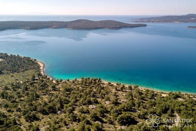 /international/hr/milna-split-dalmatia-county-310105817042/
