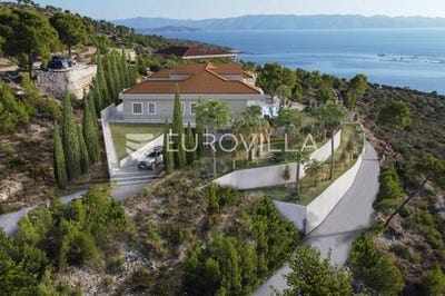 /international/hr/brac-split-dalmatia-county-310104811718/
