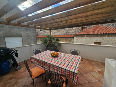 /international/hr/kastel-luksic-split-dalmatia-county-310106792907/