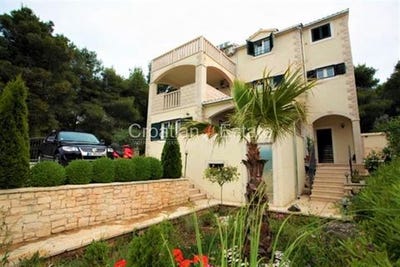 /international/hr/supetar-split-dalmatia-county-310103372372/