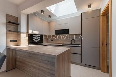 /international/hr/varazdin-varazdin-county-310108216275/