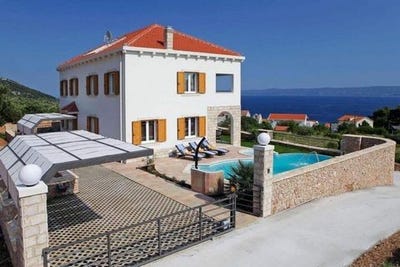 /international/hr/brac-split-dalmatia-county-120090894357/