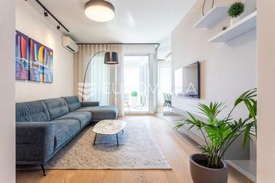 /international/hr/split-split-dalmatia-county-310107473567/
