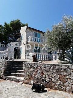 /international/hr/solta-split-dalmatia-county-310100497404/