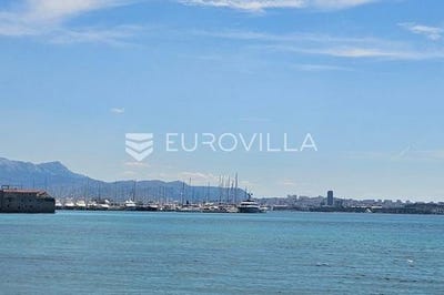 /international/hr/split-split-dalmatia-county-310108289500/