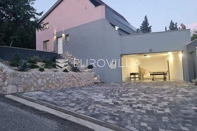 /international/hr/imotski-split-dalmatia-county-120090227470/