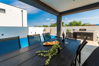 /international/hr/privlaka-zadar-county-310108085690/